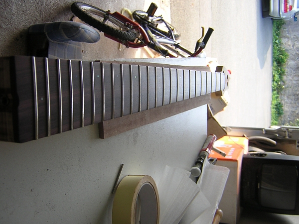 la touche est fretté.JPG